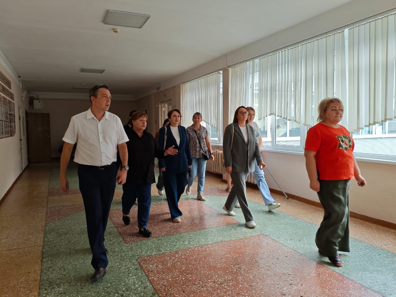 Начальник управления образования Пензы проверяет готовность городских школ к новому учебному году Начальник управления образования Пензы проверяет готовность городских школ к новому учебному году