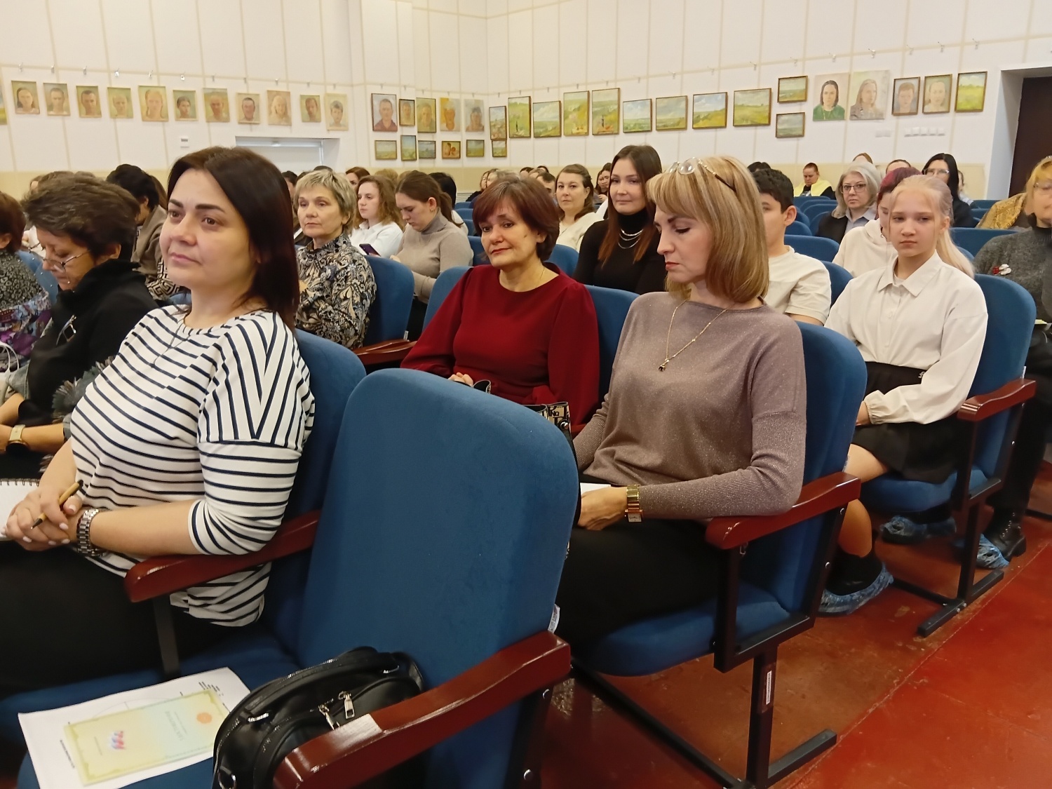 Для педагогов Пензенской области состоялся семинар-практикум по профилактике травли в сфере образования