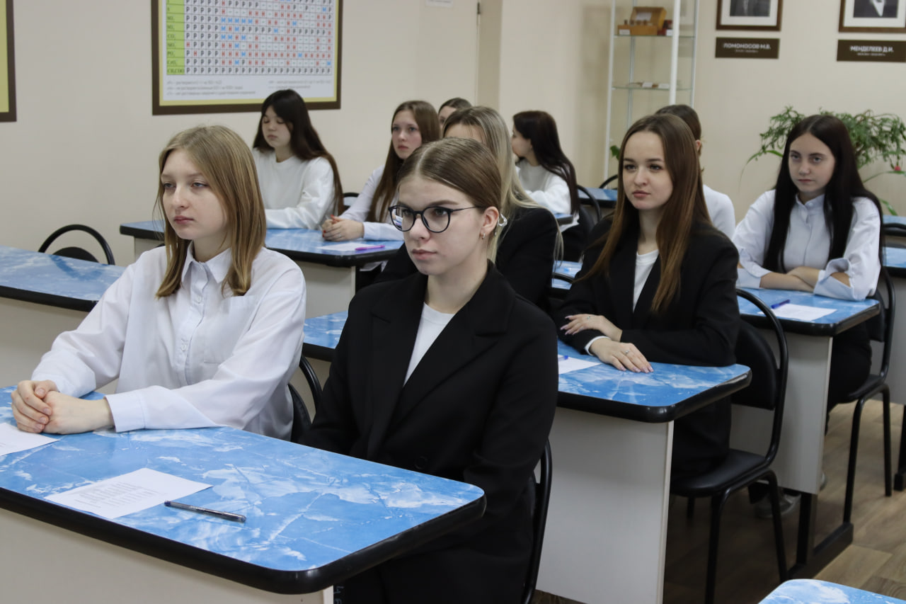 Пензенские предприниматели поделились опытом со студентами на «Разговорах о важном» Пензенские предприниматели поделились опытом со студентами на «Разговорах о важном»