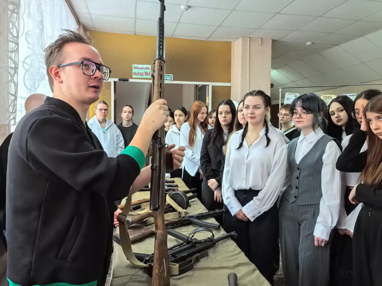 Пензенский колледж объединил прошлое и настоящее в фестивале защитников Отечества