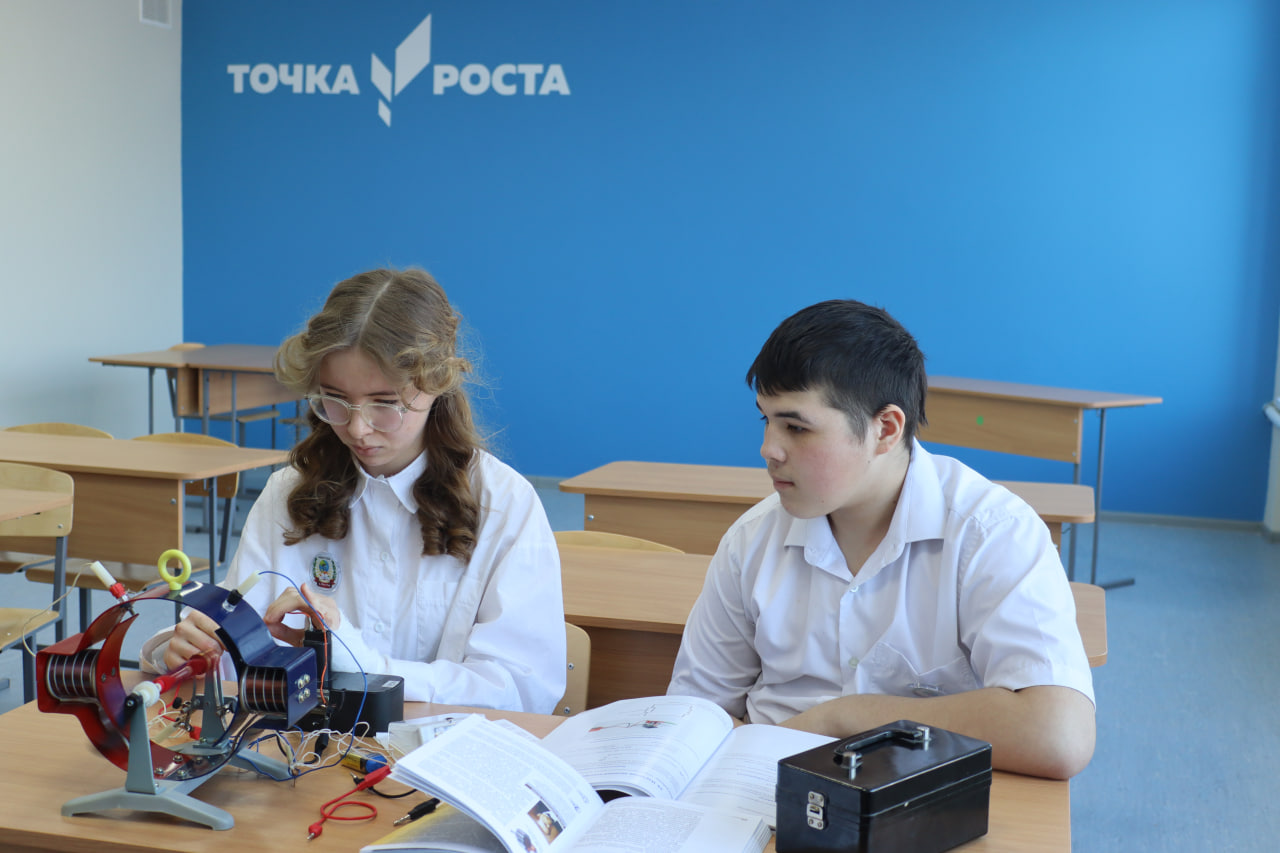 Школьники Шемышейского района активно занимаются в центрах «Точка роста»