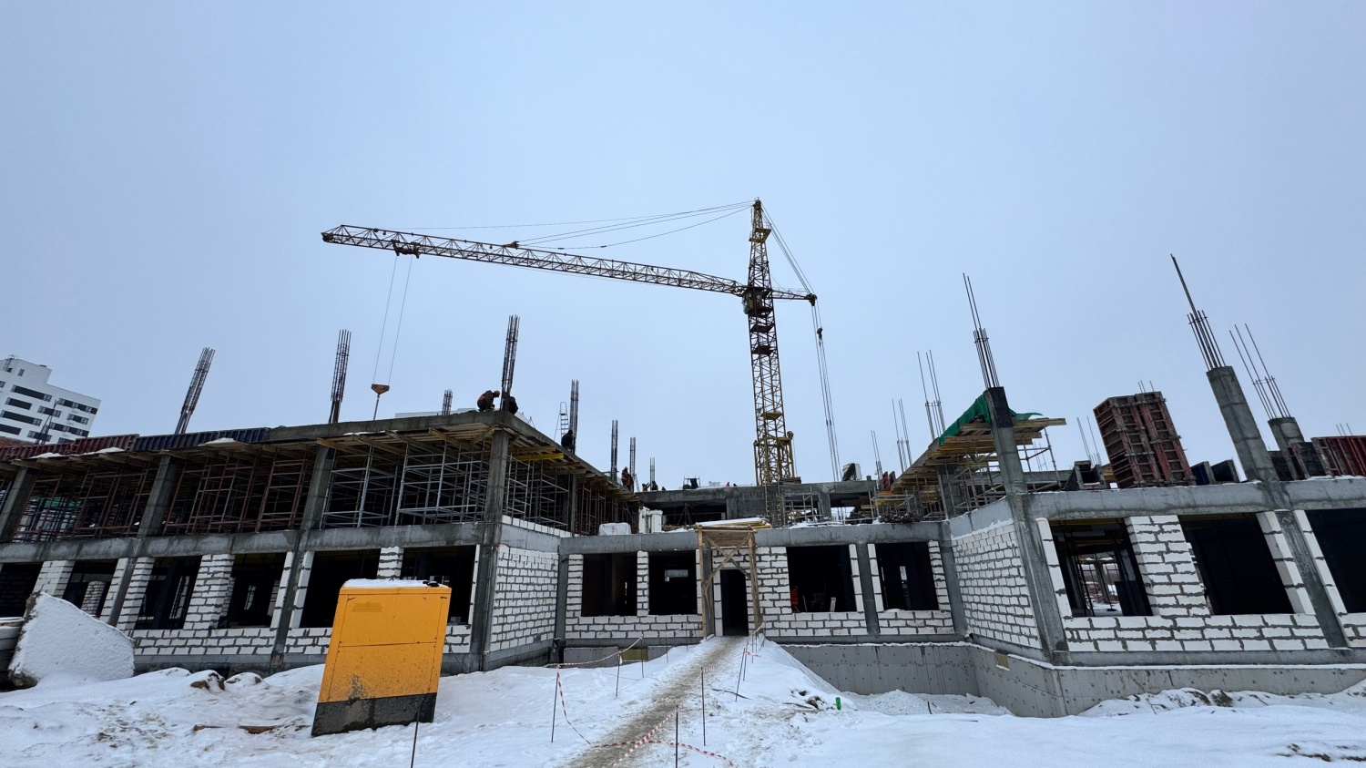 Продолжается строительство школы в жилом комплексе «Лугометрия» Продолжается строительство школы в жилом комплексе «Лугометрия»
