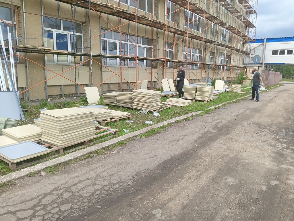 В рабочем поселке Пачелма проводят капитальный ремонт средней школы №1 В рабочем поселке Пачелма проводят капитальный ремонт средней школы №1