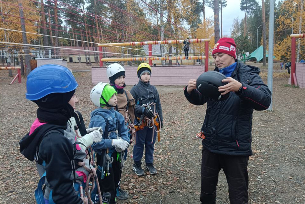 В спортивно-оздоровительном лагере «Меридиан» проводится каникулярная профориентационная школа «Маршрут ГТО» В спортивно-оздоровительном лагере «Меридиан» проводится каникулярная профориентационная школа «Маршрут ГТО»