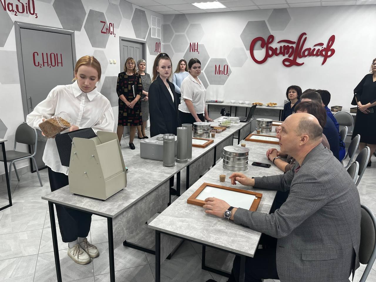 В Мокшанском агротехнологическом колледже открылась новая лаборатория