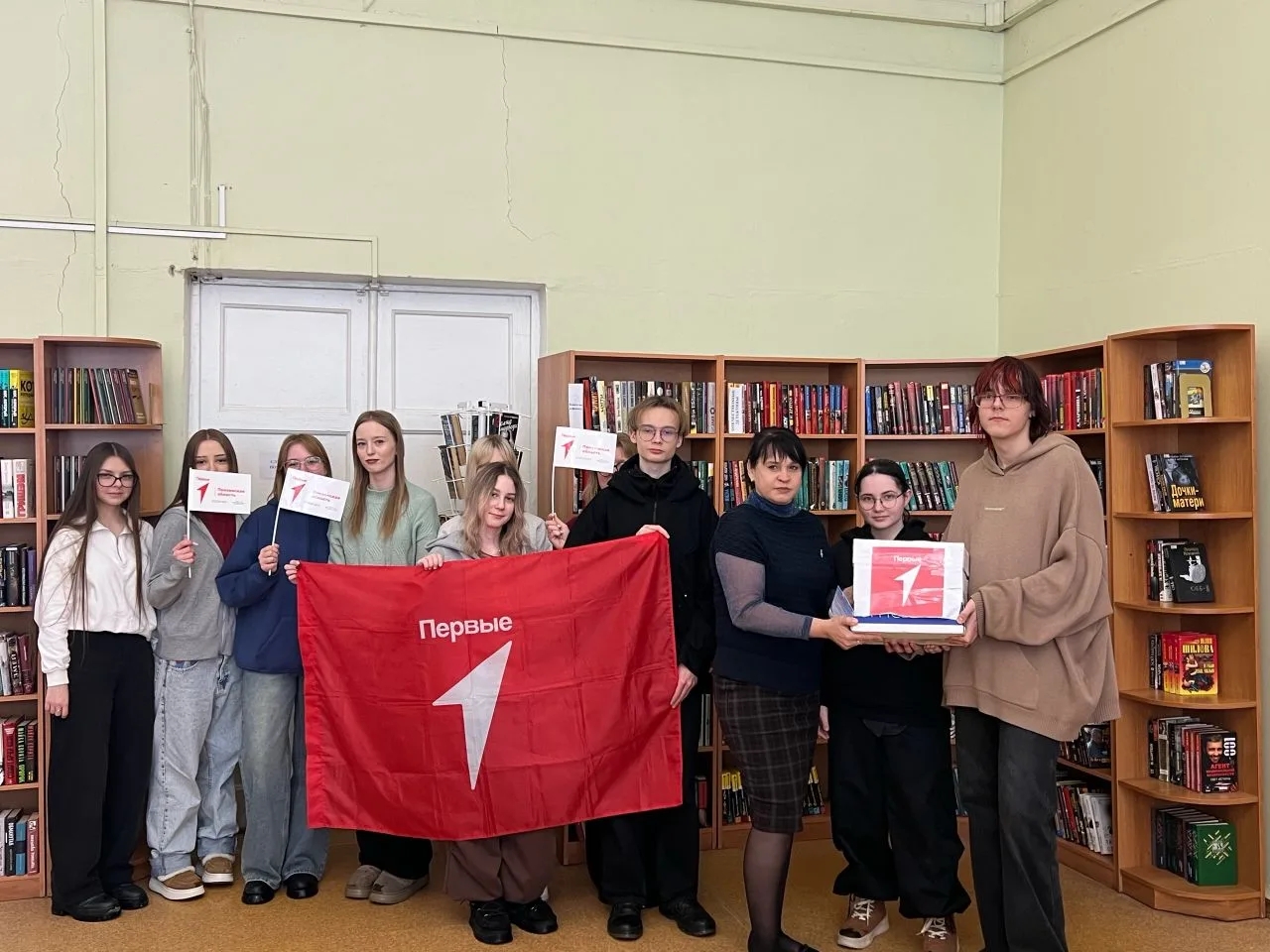 Студенты подарили библиотеке им. М.Ю. Лермонтова новые книги