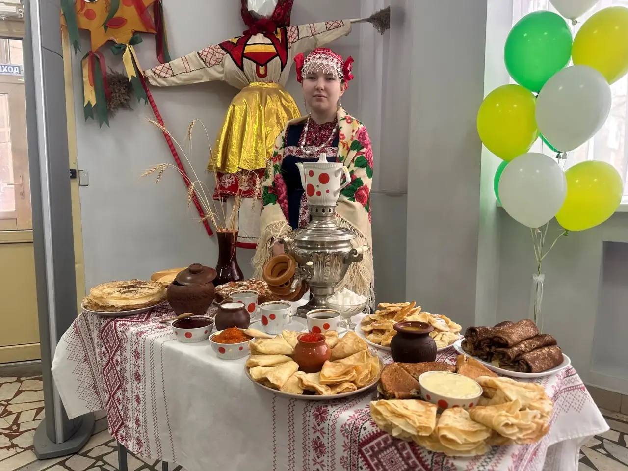 Ярмарка блинов, куклы-традиции и веселые забавы: в пензенском колледже готовятся к масленице
