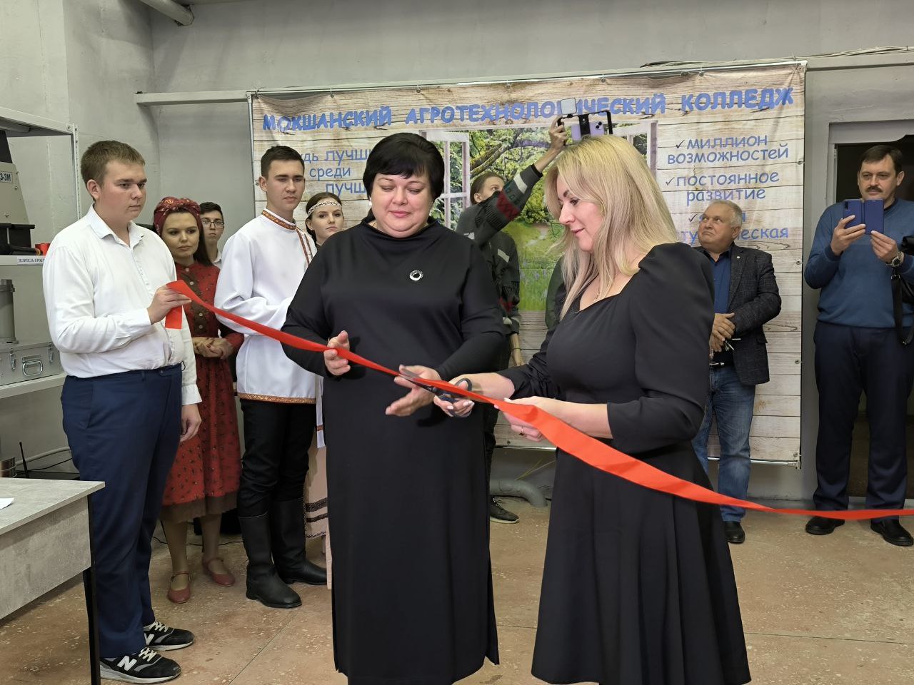 В Мокшанском колледже открыли мастерскую по изготовлению цельнозерновой пшеничной муки