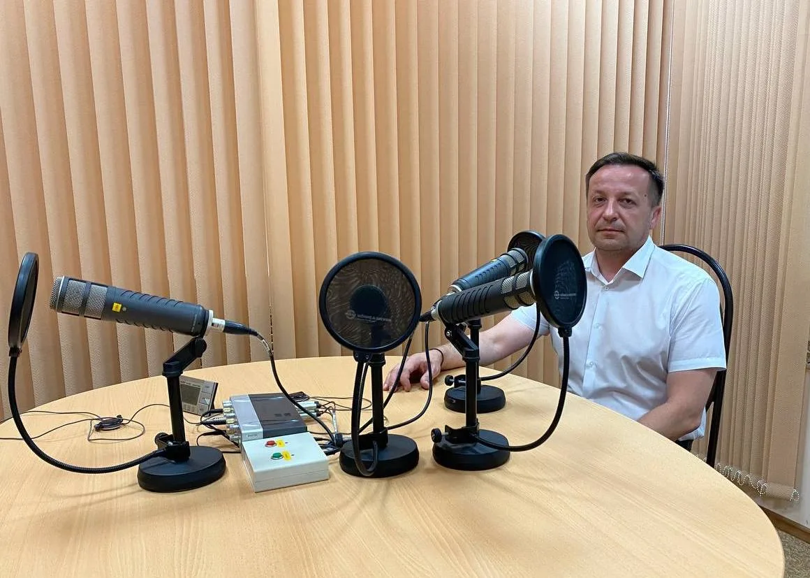 Начальник управления образовательной политики общего образования Алексей Кирсанов обсудил на «Радио России. Пенза» ключевые аспекты дошкольного образования в регионе