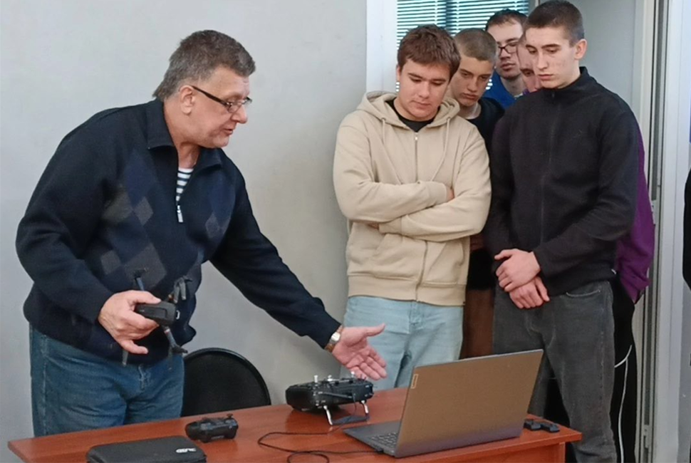 В Пензенском колледже транспортных технологий организовали профориентационные занятия для школьников и студентов В Пензенском колледже транспортных технологий организовали профориентационные занятия для школьников и студентов