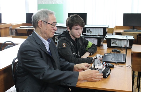 IT-куб в Кузнецком колледже электронных технологий открывает новые возможности для профподготовки учащихся