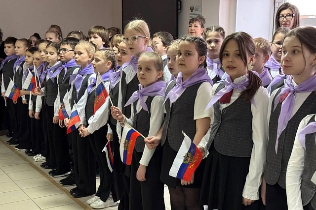 Коллектив Академического лицея № 14 имени А.В. Суворова стал лауреатом областного конкурса «Лучшие товары и услуги Пензенской области» Коллектив Академического лицея № 14 имени А.В. Суворова стал лауреатом областного конкурса «Лучшие товары и услуги Пензенской области»