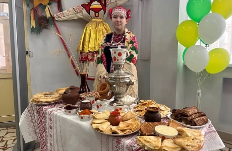 Ярмарка блинов, куклы-традиции и веселые забавы: в пензенском колледже готовятся к масленице