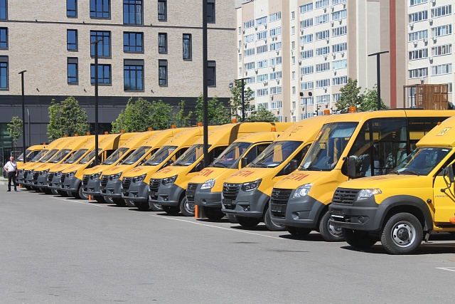 Вручение ключей от автобусов