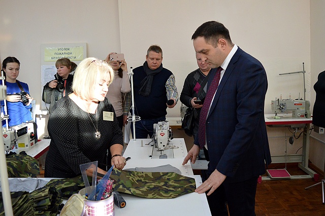 Производство спецодежды для нужд СВО в Кузнецком многопрофильном колледже