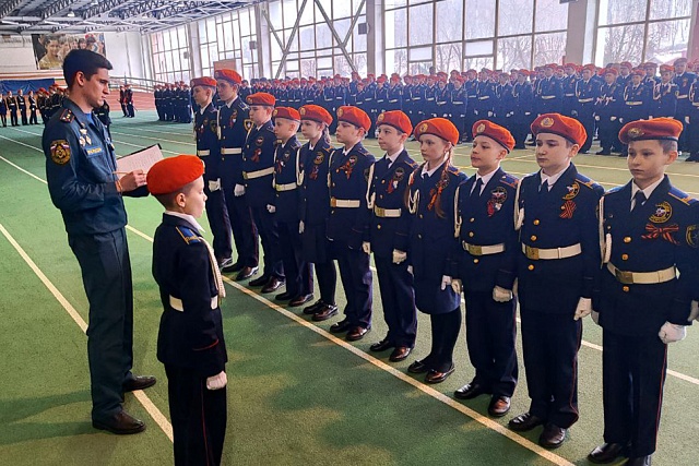 У пензенских кадетов прошел строевой смотр У пензенских кадетов прошел строевой смотр