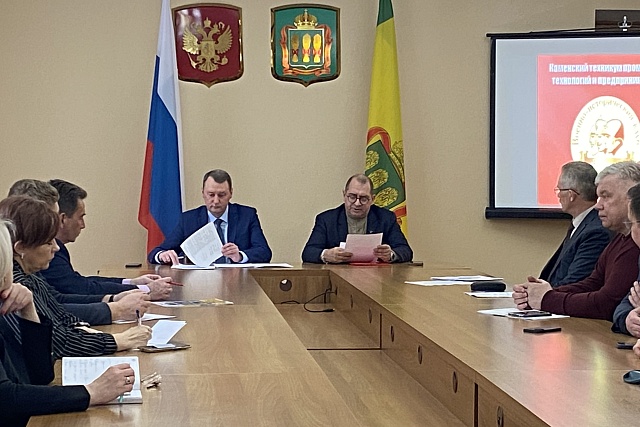 В Пензенской области обсудили развитие образования, культуры и спорта