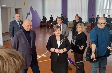 Губернатор Олег Мельниченко ознакомился с направлениями подготовки в Пензенском колледже транспортных технологий