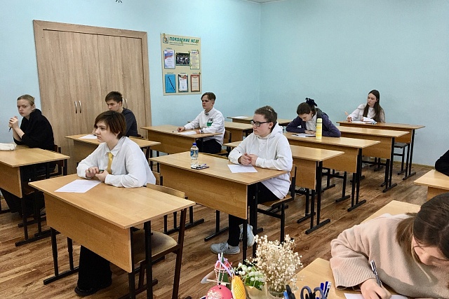 Школьники смогут осваивать программу «Обучение служением. Первые» в рамках внеурочной деятельности Школьники смогут осваивать программу «Обучение служением. Первые» в рамках внеурочной деятельности